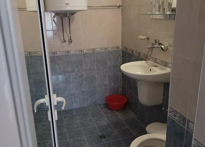 Ralitsa Konukevi Ahyolu